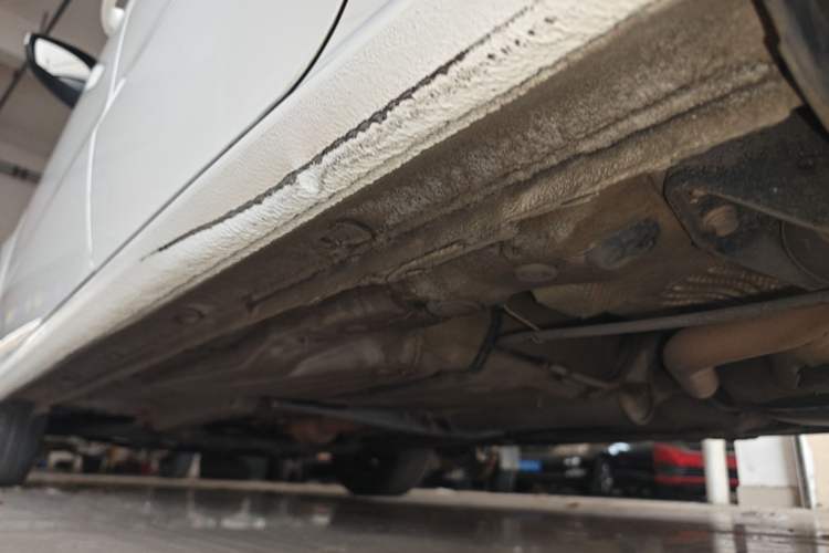 Used Volkswagen Lavida 2013 Revised Version 1.4 TSI DSG Comfort Edition Left Side Sill