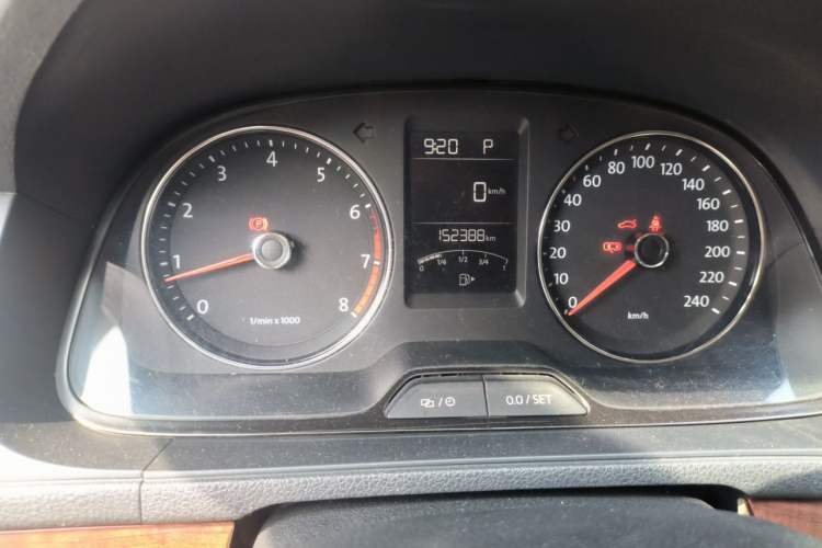 Used Volkswagen Lavida 2013 Restyled Classic 1.6L Automatic Comfort Edition Odometer Close Up