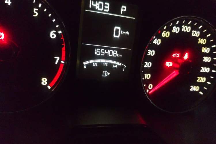 Used Volkswagen Lavida 2013 Revised Version 1.4 TSI DSG Luxury Edition Odometer Close Up
