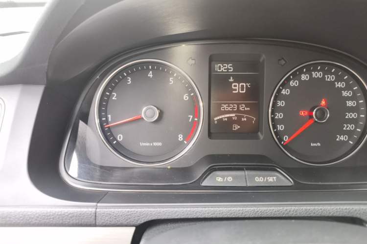 Used Volkswagen Lavida 2013 Restyled Classic 1.6L Manual Comfort Edition Odometer Close Up