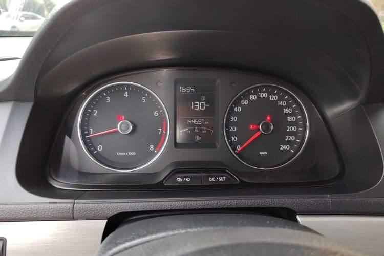 Used Volkswagen Lavida 2013 Restyled Classic 1.6L Manual Comfort Edition Odometer Close Up
