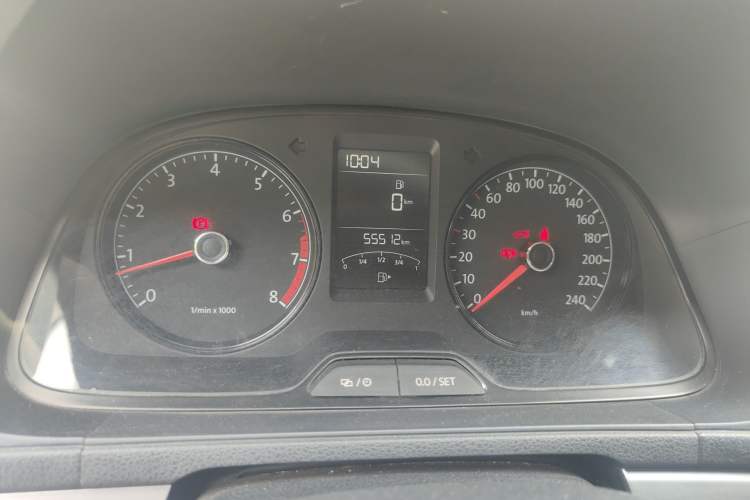 Used Volkswagen Lavida 2013 1.6L Manual Fashion Edition Odometer Close Up