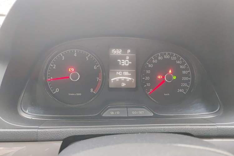 Used Volkswagen Lavida 2013 Revised Classic 1.6L Automatic Fashion Edition Odometer Close Up