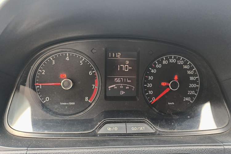 Used Volkswagen Lavida 2013 Revised Classic 1.6L Manual Fashion Edition Odometer Close Up