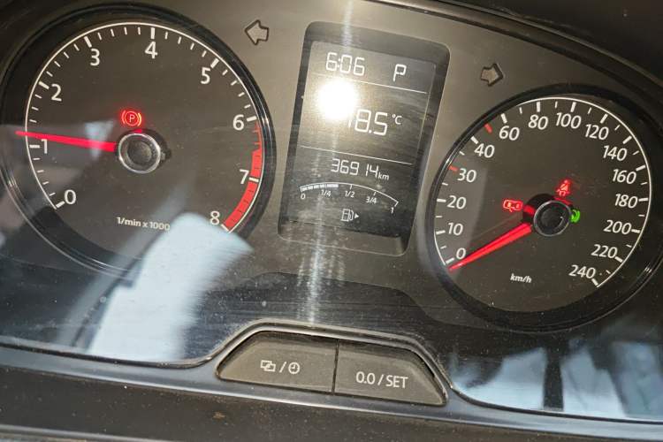 Used Volkswagen Lavida 2013 Revised Classic 1.6L Automatic Fashion Edition Odometer Close Up