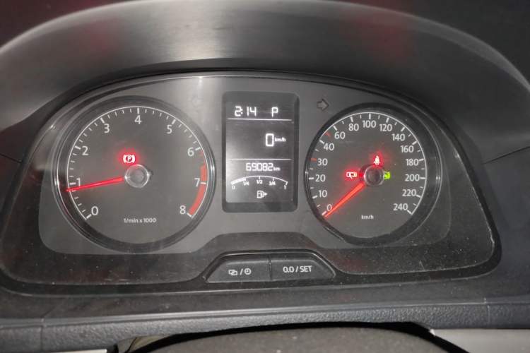 Used Volkswagen Lavida 2013 Revised Classic 1.6L Automatic Fashion Edition Odometer Close Up