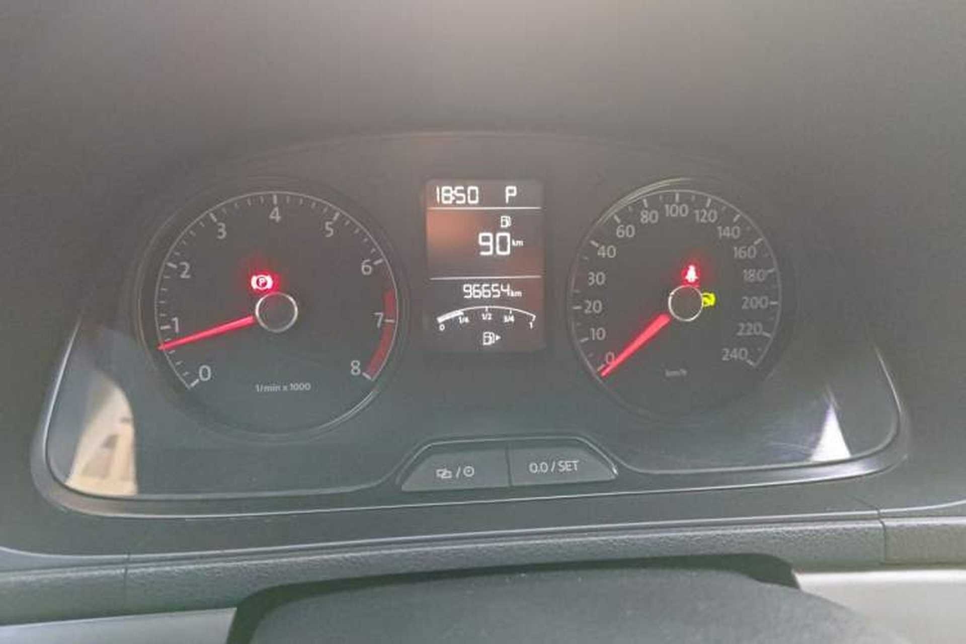 Used Volkswagen Lavida 2013 Revised Classic 1.6L Automatic Fashion Edition Odometer Close Up