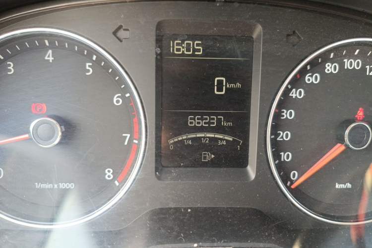 Used Volkswagen Lavida 2013 Restyled Classic 1.6L Manual Comfort Edition Odometer Close Up