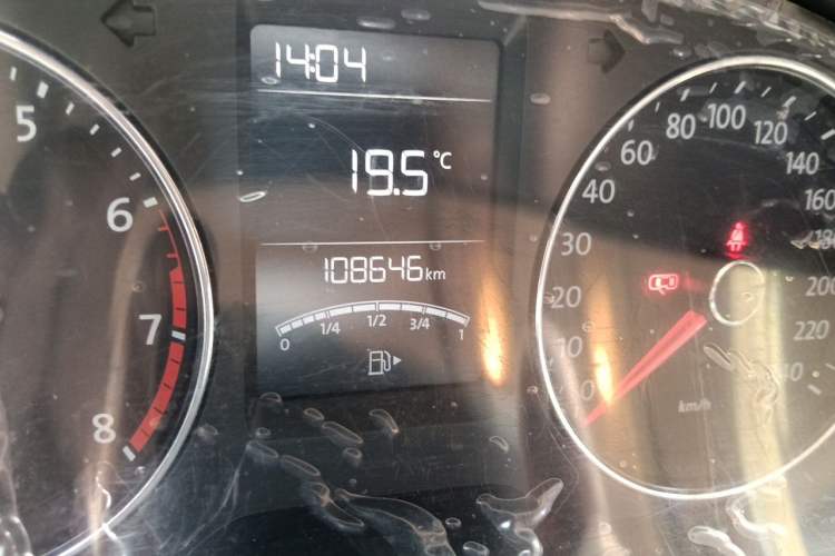 Used Volkswagen Lavida 2013 Revised Version 1.4 TSI Manual Comfort Edition Odometer Close Up