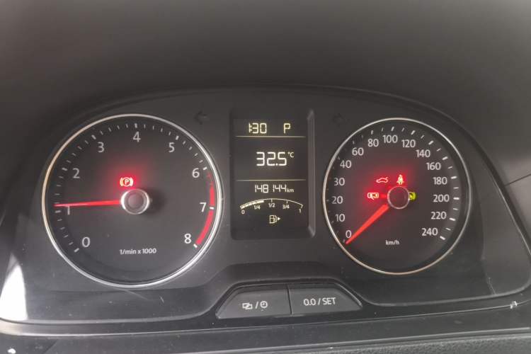 Used Volkswagen Lavida 2013 Restyled Classic 1.6L Automatic Comfort Edition Odometer Close Up