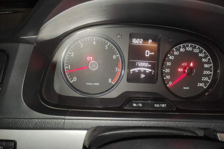 Used Volkswagen Lavida 2013 Revised Classic 1.6L Automatic Fashion Edition Odometer Close Up