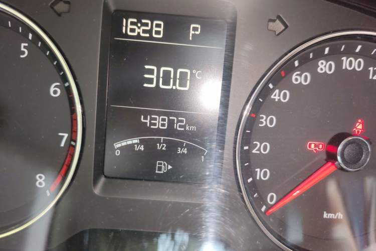 Used Volkswagen Lavida 2013 Restyled Classic 1.6L Automatic Comfort Edition Odometer Close Up