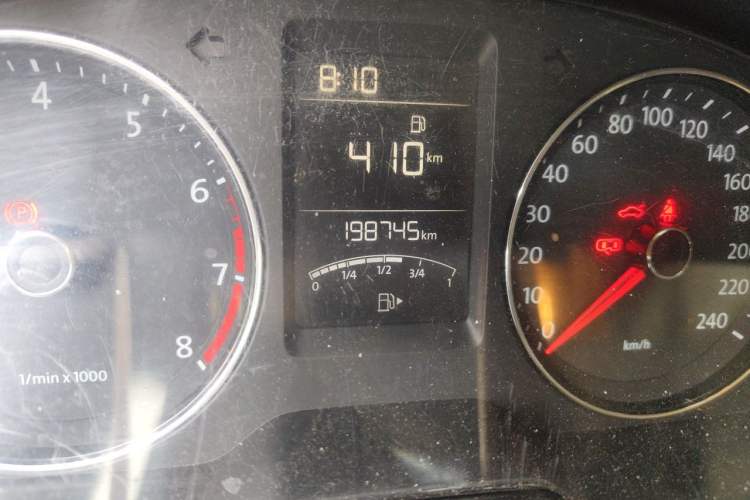 Used Volkswagen Lavida 2013 1.4TSI Manual Comfort Edition Odometer Close Up