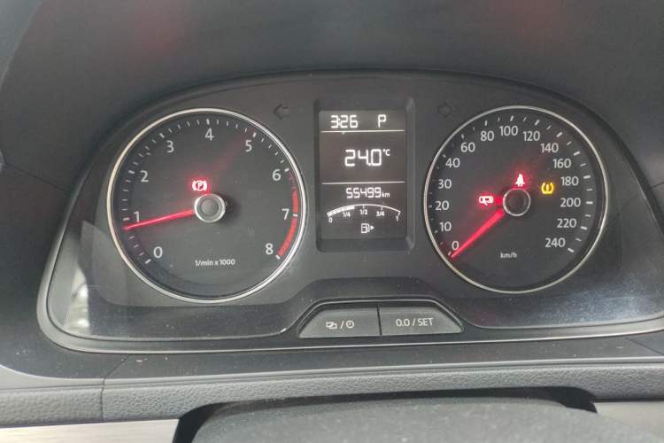 Used Volkswagen Lavida 2013 Restyled Classic 1.6L Automatic Comfort Edition Odometer Close Up
