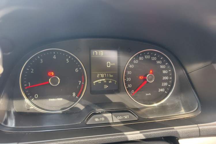 Used Volkswagen Lavida 2013 Restyled Classic 1.6L Manual Comfort Edition Odometer Close Up