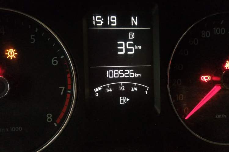 Used Volkswagen Lavida 2013 Revised Version 1.6L Automatic Luxury Edition Odometer Close Up
