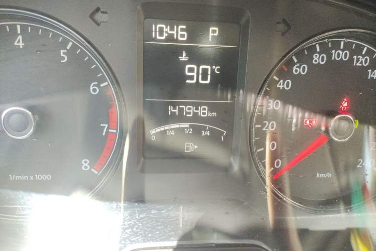 Used Volkswagen Lavida 2013 1.6L Automatic Fashion Edition Odometer Close Up