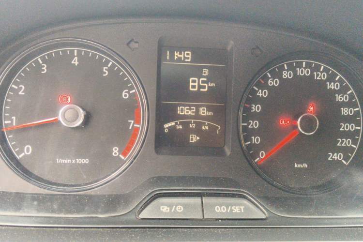 Used Volkswagen Lavida 2013 Revised Classic 1.6L Manual Fashion Edition Odometer Close Up