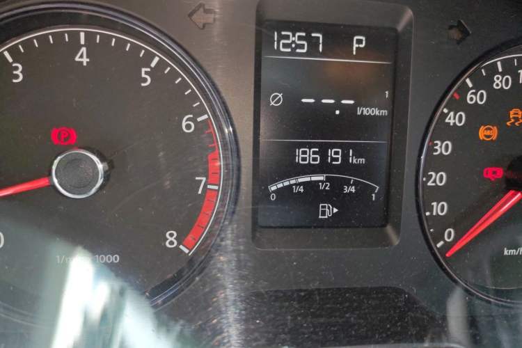 Used Volkswagen Lavida 2013 Revised Classic 1.6L Automatic Fashion Edition Odometer Close Up