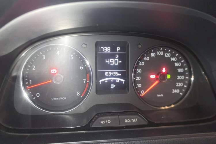Used Volkswagen Lavida 2013 1.6L Automatic Comfort Edition Odometer Close Up