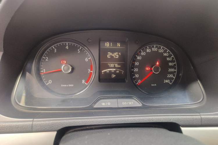 Used Volkswagen Lavida 2013 Revised Classic 1.6L Automatic Fashion Edition Odometer Close Up