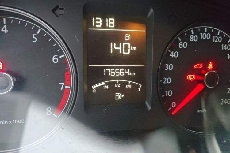 Used Volkswagen Lavida 2013 Revised Classic 1.6L Manual Fashion Edition Odometer Close Up