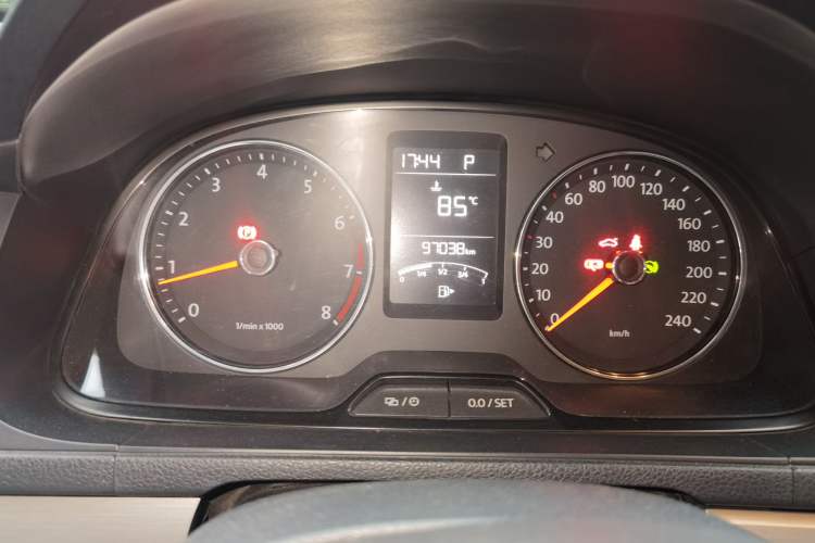 Used Volkswagen Lavida 2013 Restyled Classic 1.6L Automatic Comfort Edition Odometer Close Up