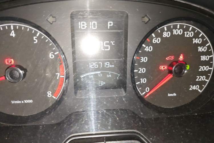 Used Volkswagen Lavida 2013 Revised Classic 1.6L Automatic Fashion Edition Odometer Close Up
