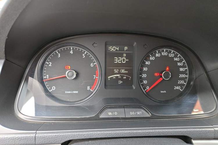 Used Volkswagen Lavida 2013 Revised Classic 1.6L Automatic Fashion Edition Odometer Close Up