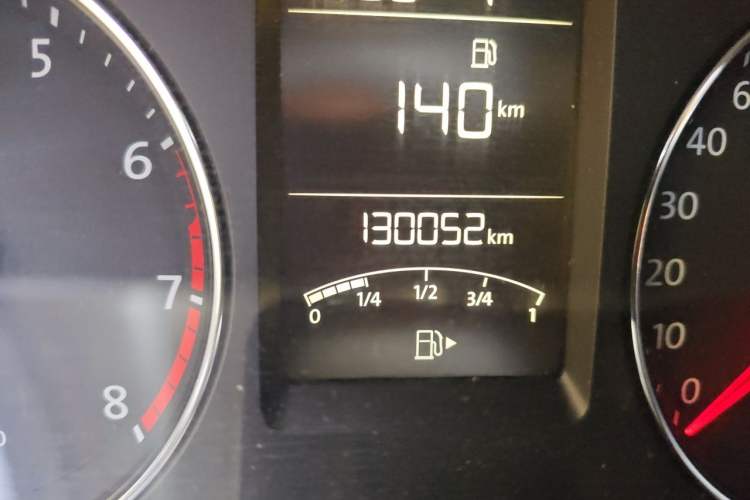 Used Volkswagen Lavida 2013 Revised Version 1.4 TSI DSG Comfort Edition Odometer Close Up