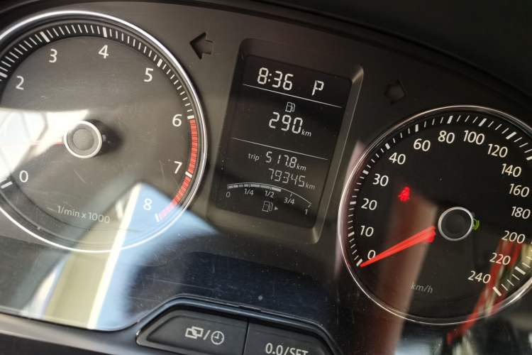 Used Volkswagen Lavida 2013 1.4TSI DSG Comfort Edition Odometer Close Up
