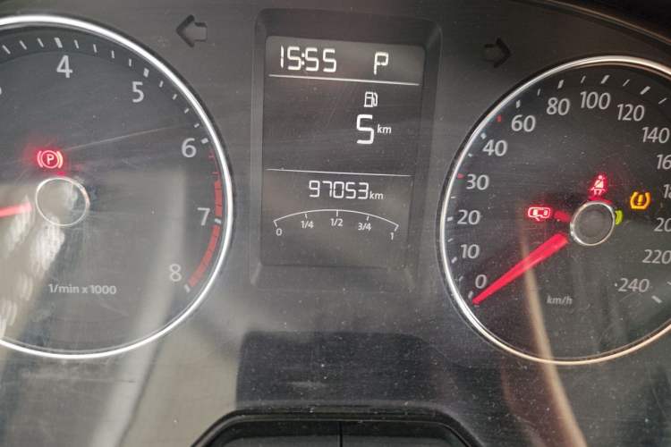 Used Volkswagen Lavida 2013 Restyled Classic 1.6L Automatic Comfort Edition Odometer Close Up
