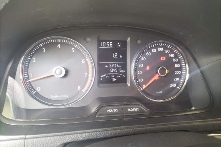 Used Volkswagen Lavida 2013 Revised Version 1.4 TSI DSG Luxury Edition Odometer Close Up