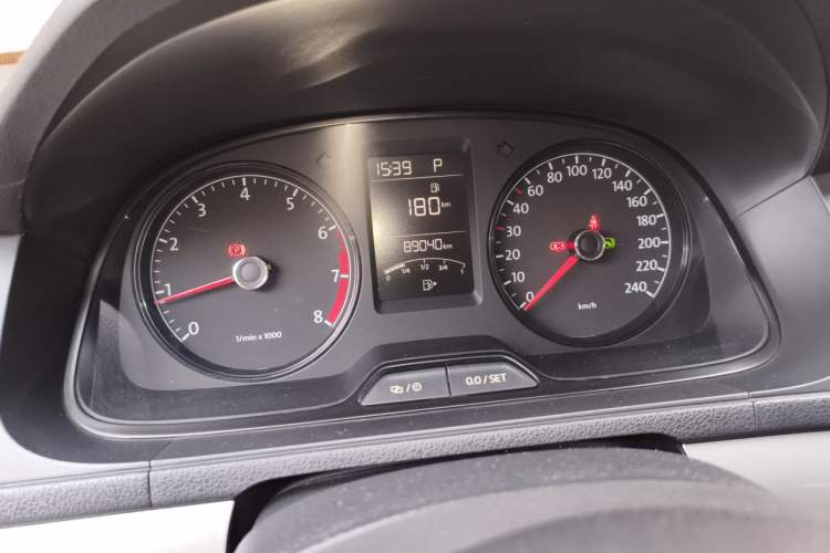 Used Volkswagen Lavida 2013 Revised Classic 1.6L Automatic Fashion Edition Odometer Close Up