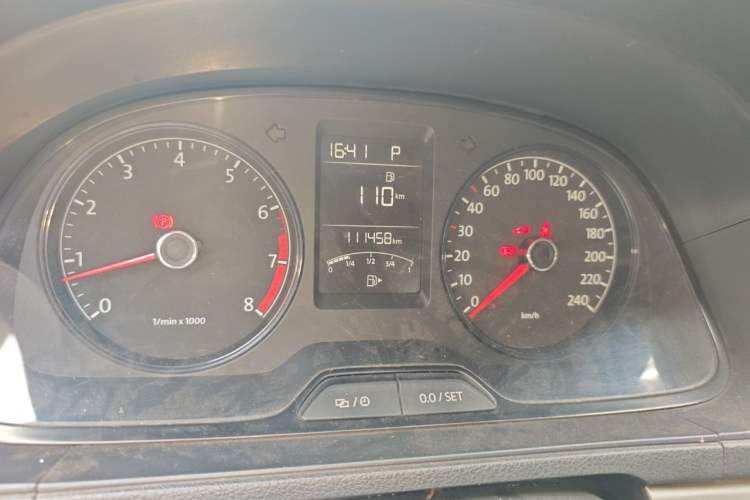 Used Volkswagen Lavida 2013 Revised Classic 1.6L Automatic Fashion Edition Odometer Close Up