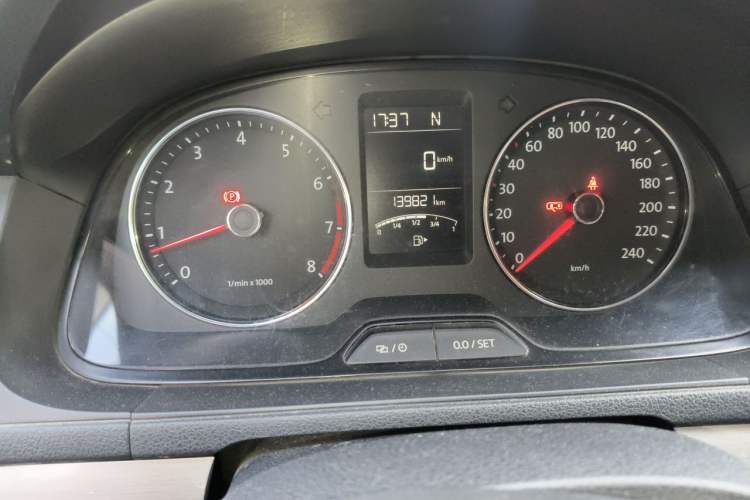 Used Volkswagen Lavida 2013 Restyled Classic 1.6L Automatic Comfort Edition Odometer Close Up