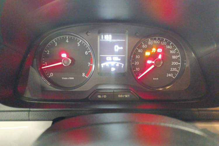 Used Volkswagen Lavida 2013 Revised Classic 1.6L Manual Fashion Edition Odometer Close Up