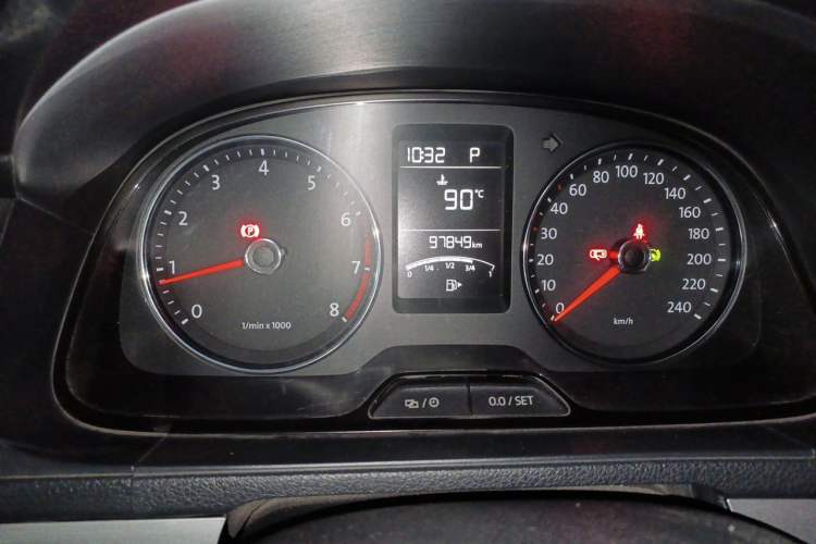 Used Volkswagen Lavida 2013 Revised Version 1.4 TSI DSG Comfort Edition Odometer Close Up