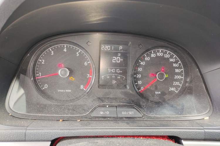 Used Volkswagen Lavida 2013 Revised Classic 1.6L Automatic Fashion Edition Odometer Close Up