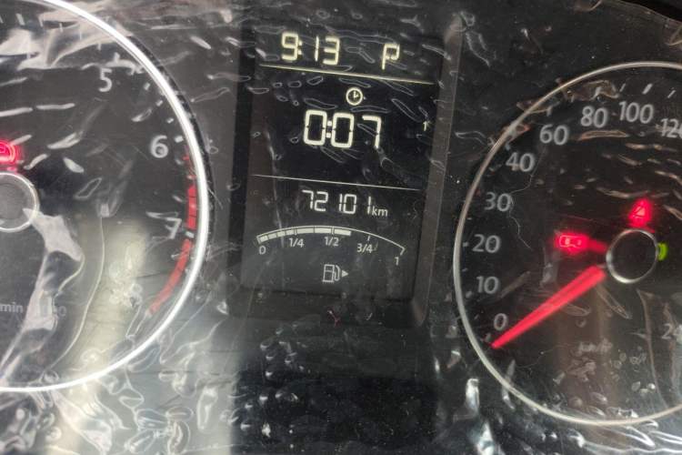 Used Volkswagen Lavida 2013 Revised Version 1.4 TSI DSG Comfort Edition Odometer Close Up