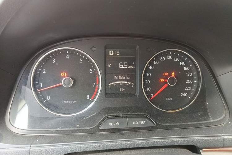 Used Volkswagen Lavida 2013 Restyled Classic 1.6L Manual Comfort Edition Odometer Close Up