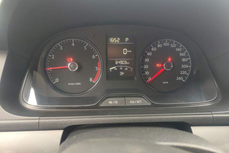 Used Volkswagen Lavida 2013 Revised Classic 1.6L Automatic Fashion Edition Odometer Close Up