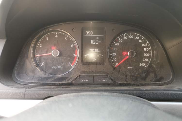 Used Volkswagen Lavida 2013 Revised Classic 1.6L Manual Fashion Edition Odometer Close Up