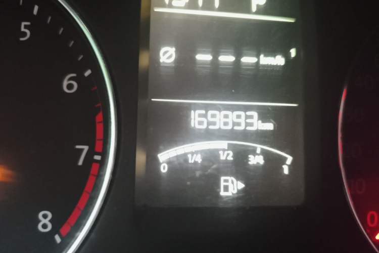 Used Volkswagen Lavida 2013 Restyled Classic 1.6L Automatic Comfort Edition Odometer Close Up