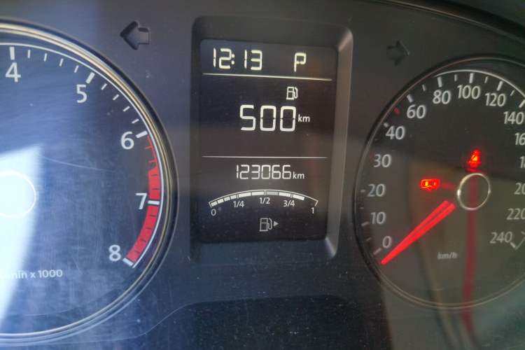 Used Volkswagen Lavida 2013 Revised Classic 1.6L Automatic Fashion Edition Odometer Close Up