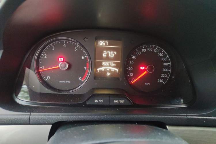 Used Volkswagen Lavida 2013 Revised Classic 1.6L Manual Fashion Edition Odometer Close Up