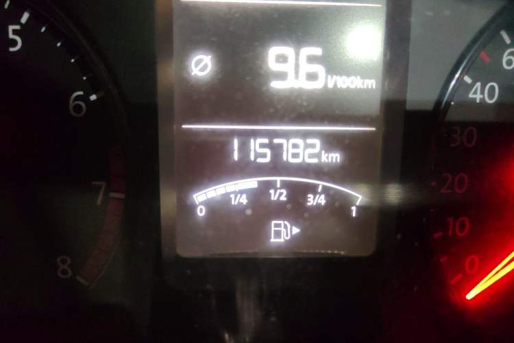 Used Volkswagen Lavida 2013 1.6L Automatic Fashion Edition Odometer Close Up