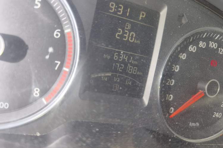 Used Volkswagen Lavida 2013 1.4TSI DSG Comfort Edition Odometer Close Up