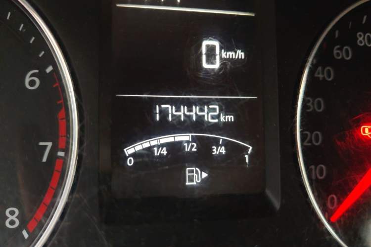 Used Volkswagen Lavida 2013 Restyled Classic 1.6L Manual Comfort Edition Odometer Close Up