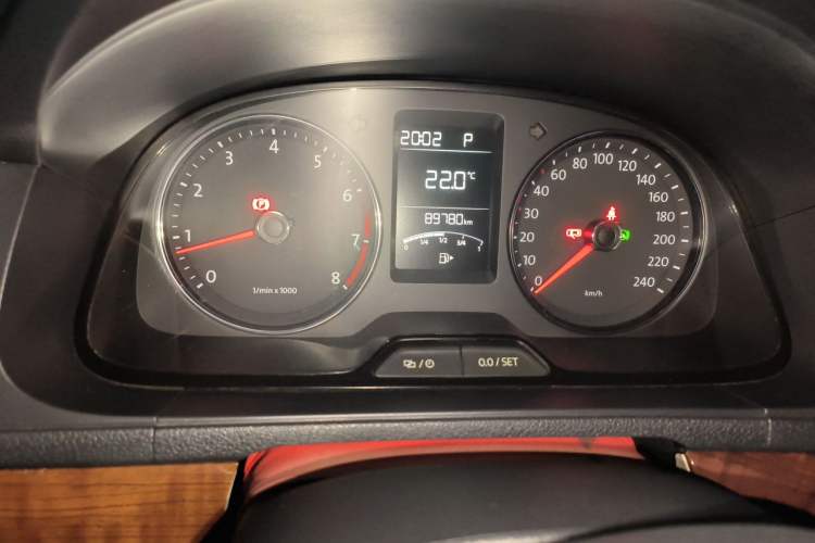 Used Volkswagen Lavida 2013 Revised Version 1.4 TSI DSG Comfort Edition Odometer Close Up